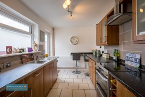 Kitchen- click for photo gallery
